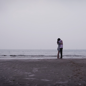 穿开档丝袜操逼逼
