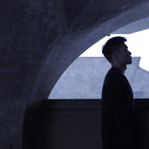 穿开档丝袜操逼逼
